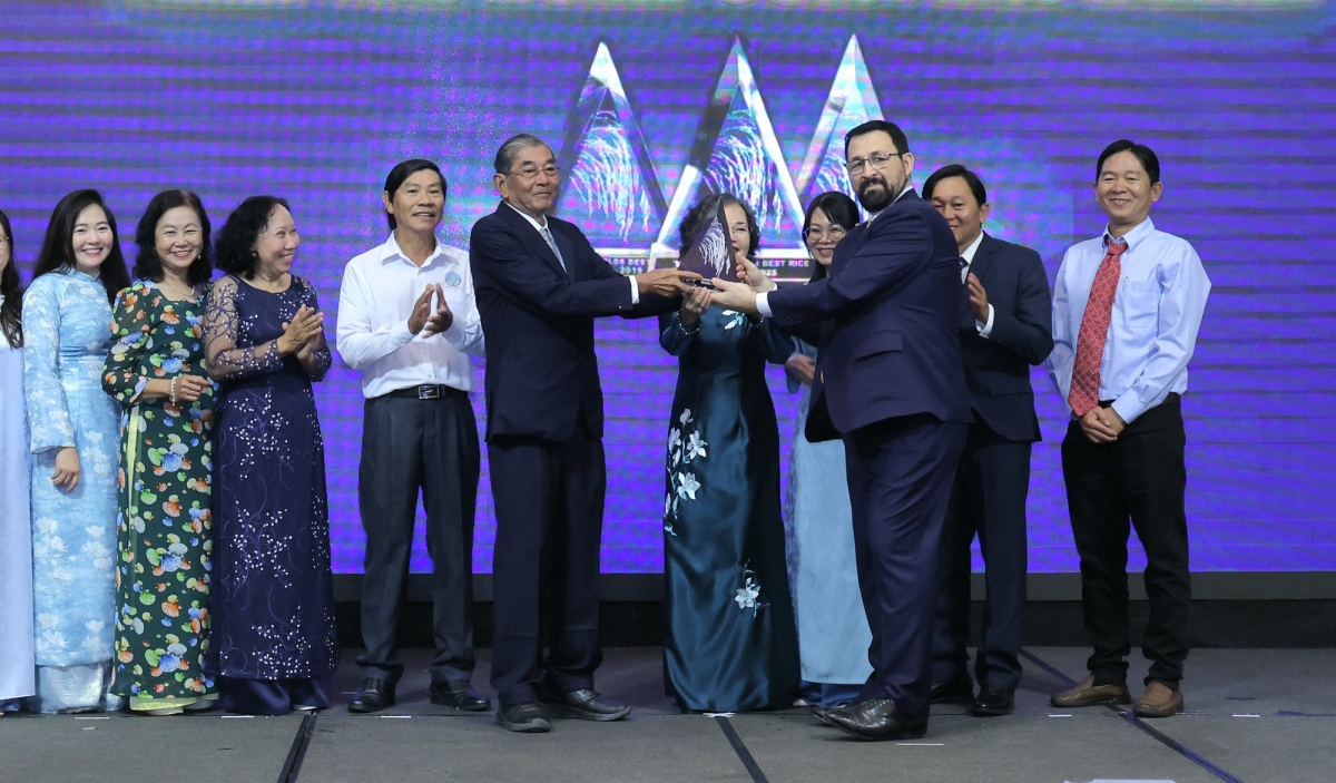 ST25 rice honoured with “World’s Best Rice” Award for third time